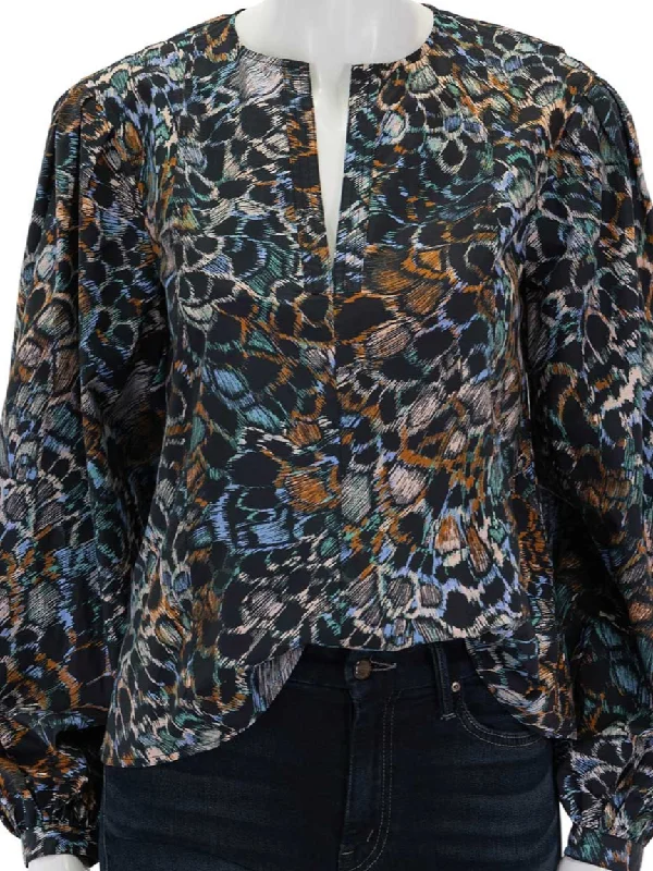 Llara Blouse Chic Off-Shoulder Blouse