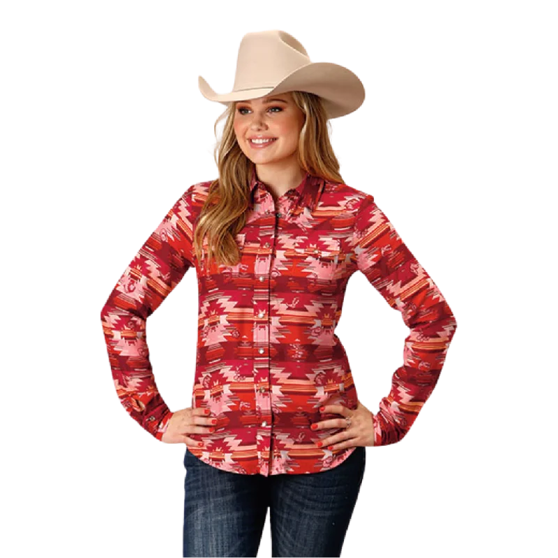 Roper Women's Rayon Aztec Print Western Blouse Classic Minimalist Blouse