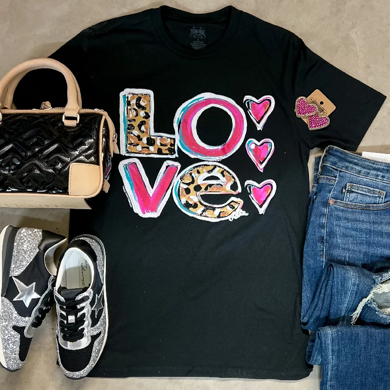 LOVE Mix Print Letter Short Sleeve Graphic Tee in Black Front Pockets Side Pockets Patch Pockets LOVE Mix Print Letter Short Sleeve Graphic Tee in Black Front Pockets Side Pockets Patch Pockets