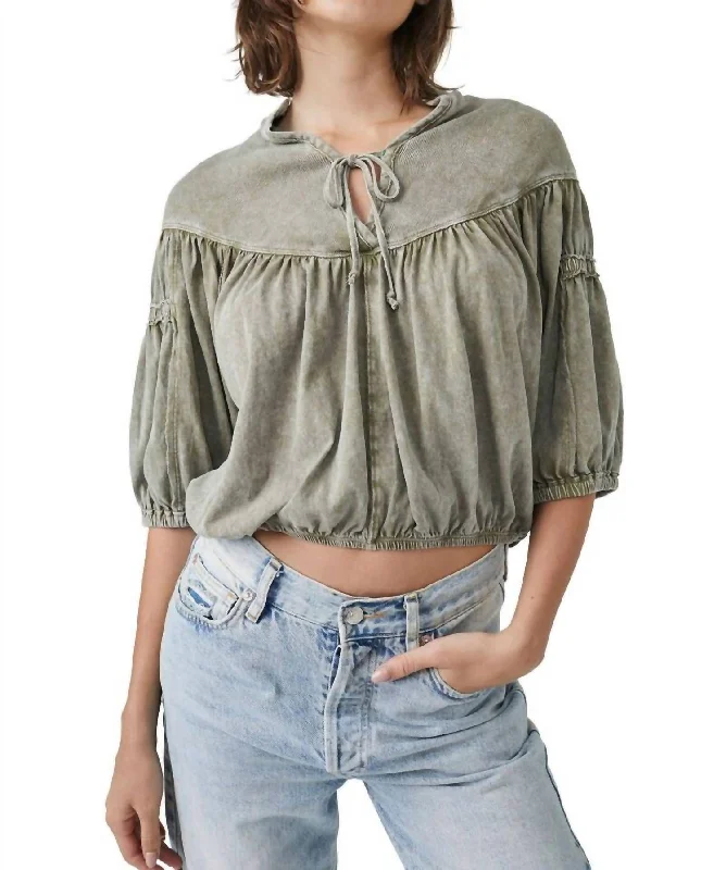 No Good Alone Tee In Willow Welt Pockets Slit Pockets