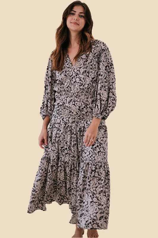 Current Air Lily Deep Paisley Print Maxi Dress Stylish Maxi Dress with Pleats