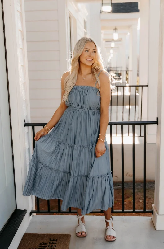 Ellie Pleated Tiered Maxi Dress - Final Sale 30% off in cart Trendy V-Neck Maxi Dress Ellie Pleated Tiered Maxi Dress - Final Sale 30% off in cart Trendy V-Neck Maxi Dress