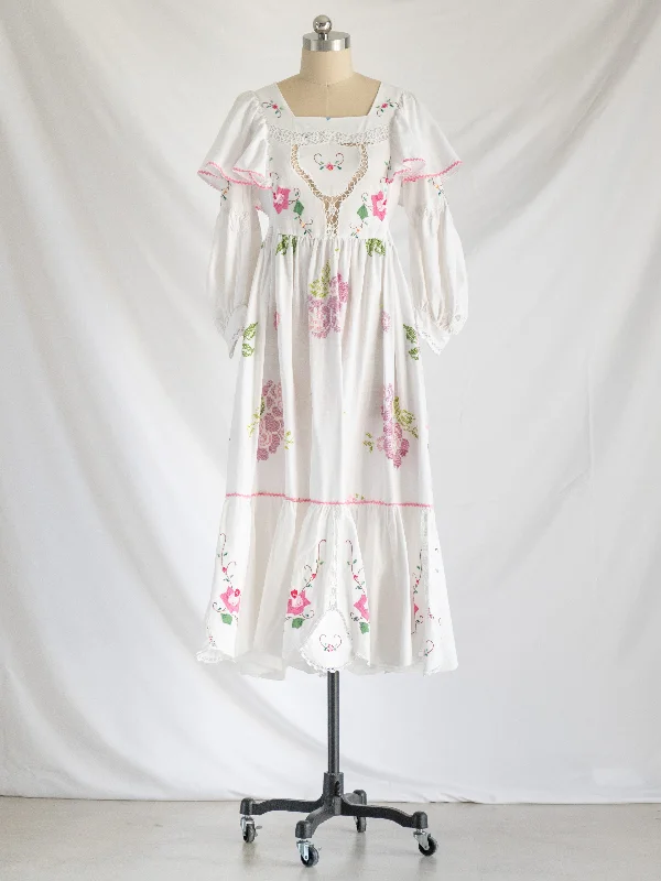 Re-design Upcycled Cotton Rose Cloth Patch Embroidery Maxi Dress Comfortable Long-Sleeve Maxi Dress Re-design Upcycled Cotton Rose Cloth Patch Embroidery Maxi Dress Comfortable Long-Sleeve Maxi Dress