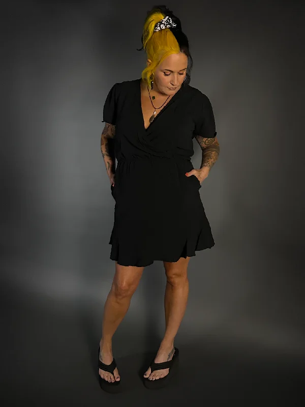 Split Flair Sleeve Deep V-neck Swiss Dot Mini Dress with Pockets Cozy T-Shirt Mini Dress