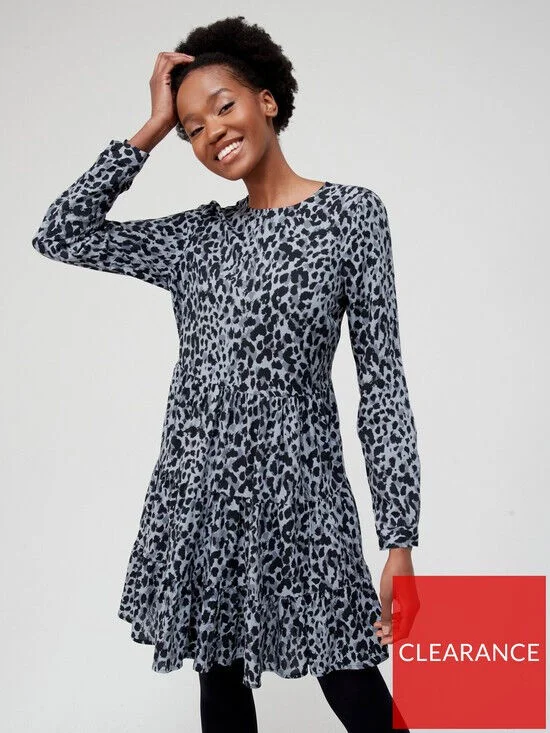 Tiered Mini Dress  Animal Print UK Size 12  **** V240 Fashionable Mini Dress with Slits