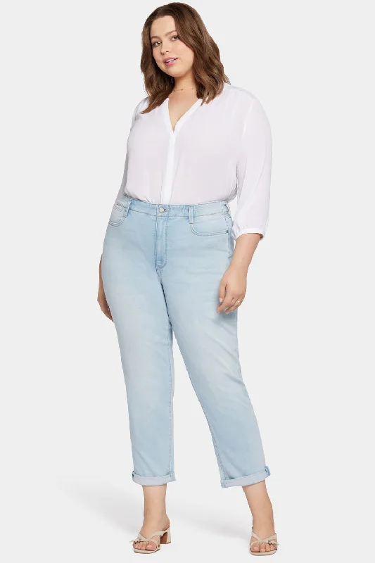Margot Girlfriend Jeans In Plus Size - Brightside Trendy Wide-Legged High-Waist Jeans