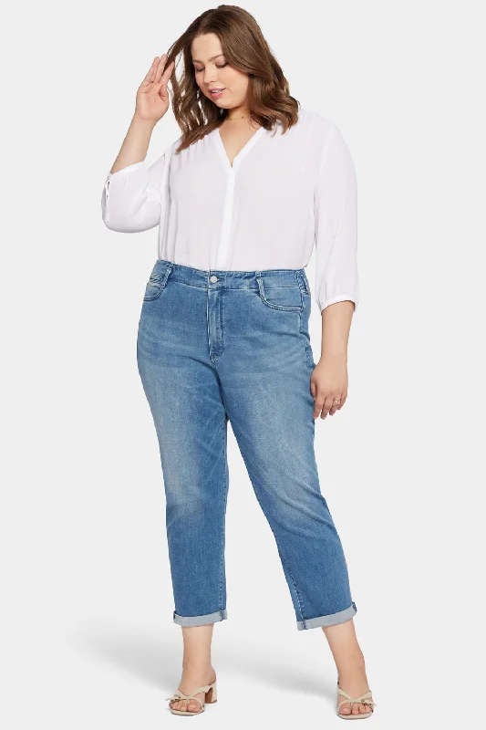 Margot Girlfriend Jeans In Plus Size - Stunning Trendy Wide-Legged High-Waist Jeans