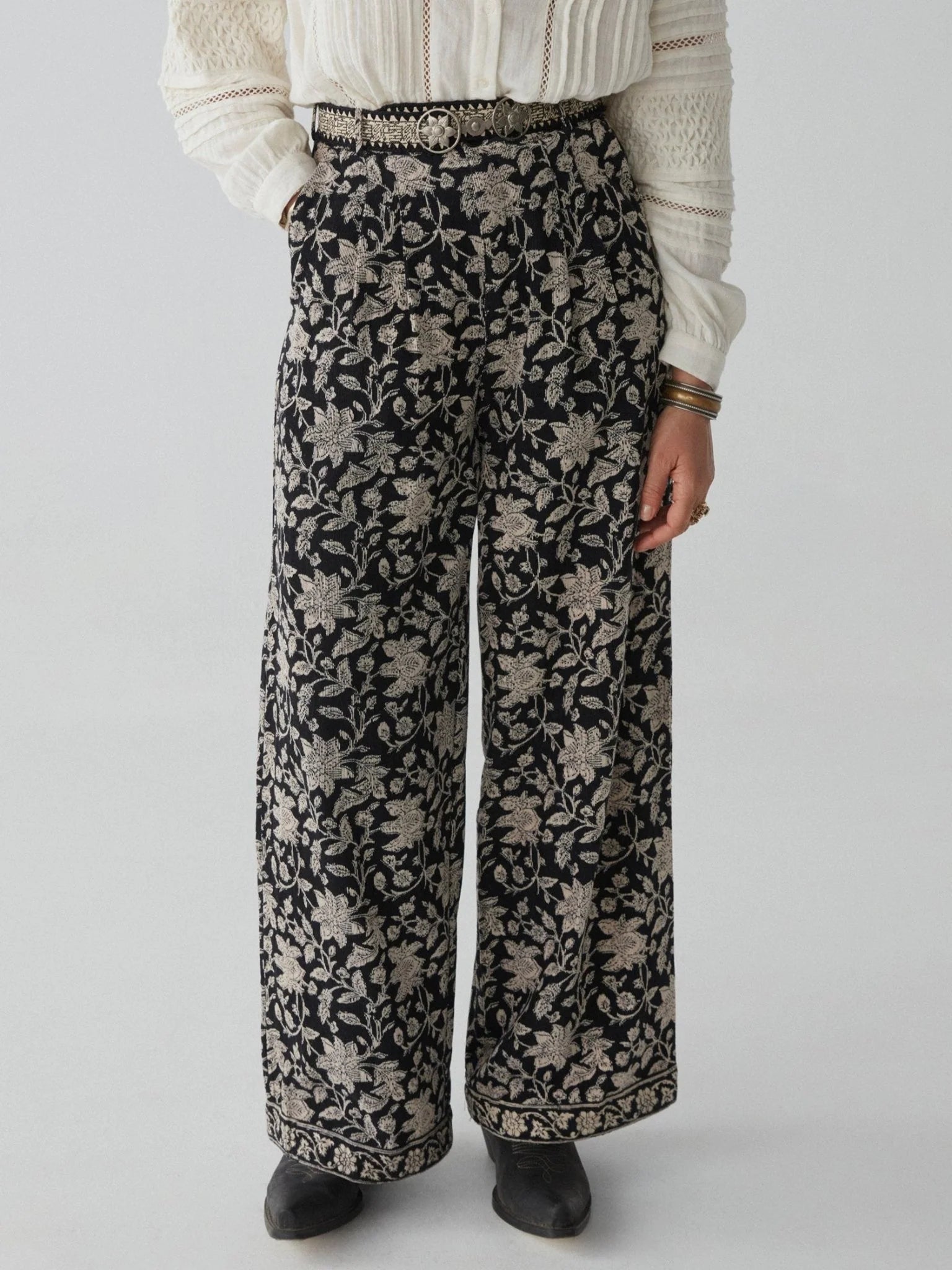 MAISON HOTEL MAGNOLIA PEPA PANT Modern Bootcut Pants