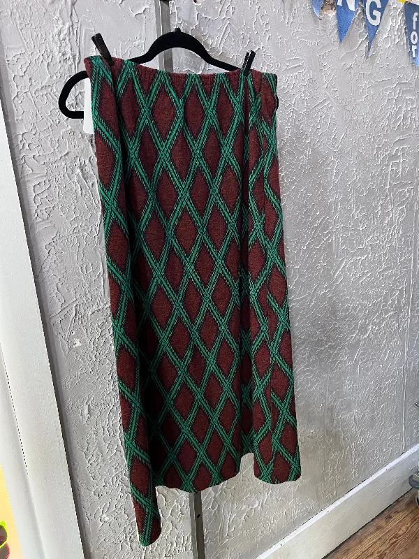 70s Brwn/Grn Argyle Skirt       w30-38 flowy skirt hem
